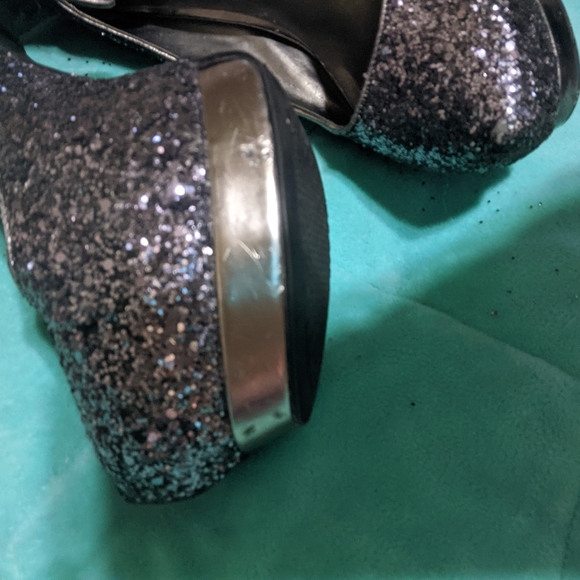 Ladies stilettos - Picture 2 of 4